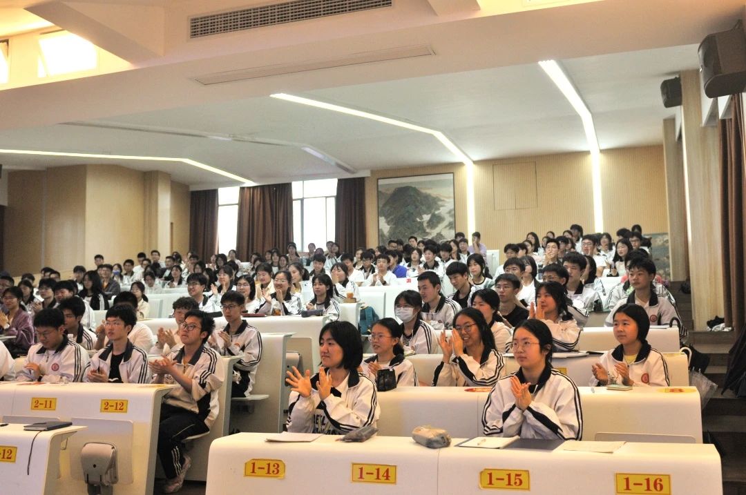 1714115035799444.jpg b5f8e70eba7cfe93e3afd0760a148d47.jpg