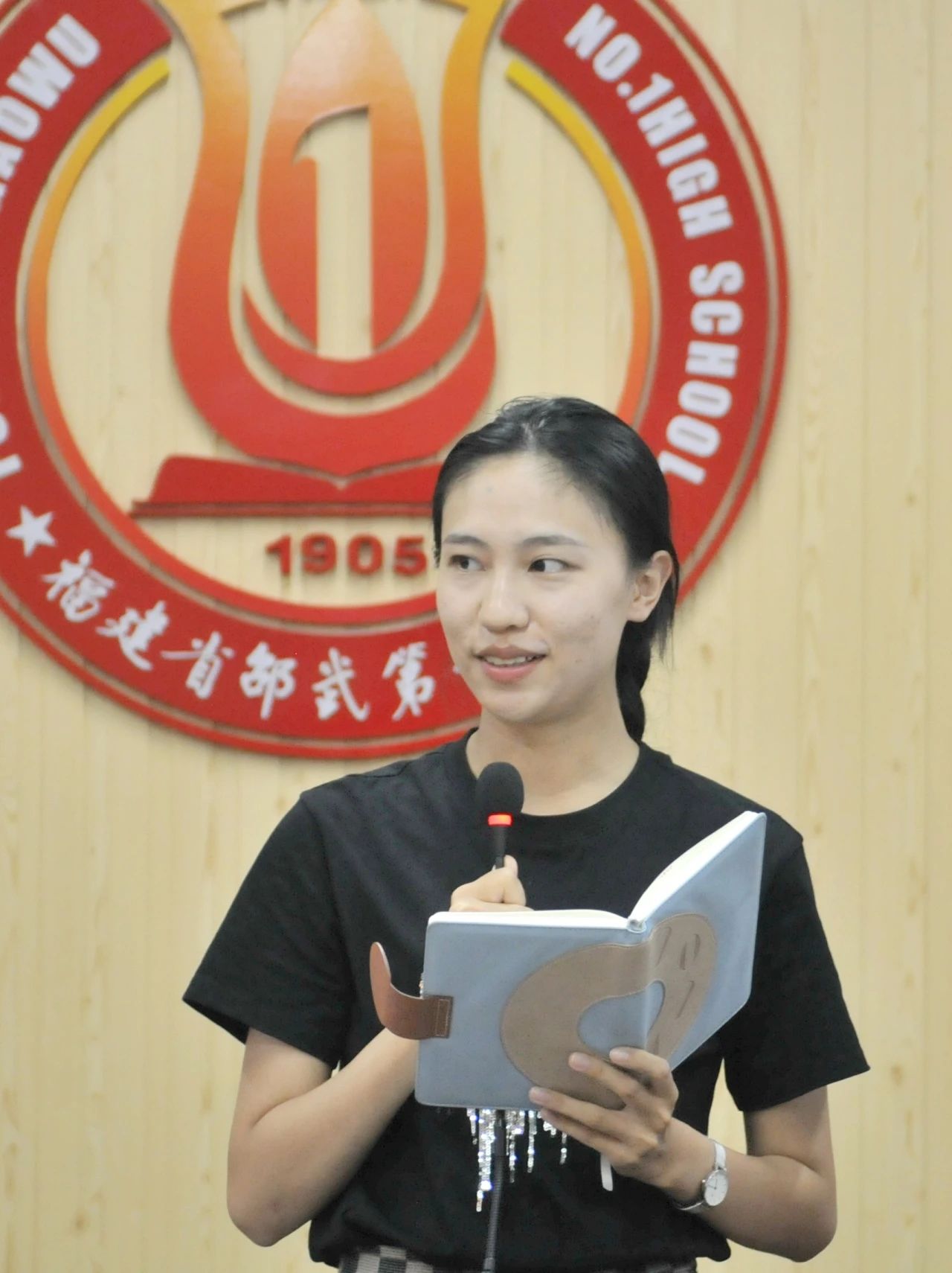 1726021185666562.jpg a3e9ef76645549ffee13e3561cac580b.jpg